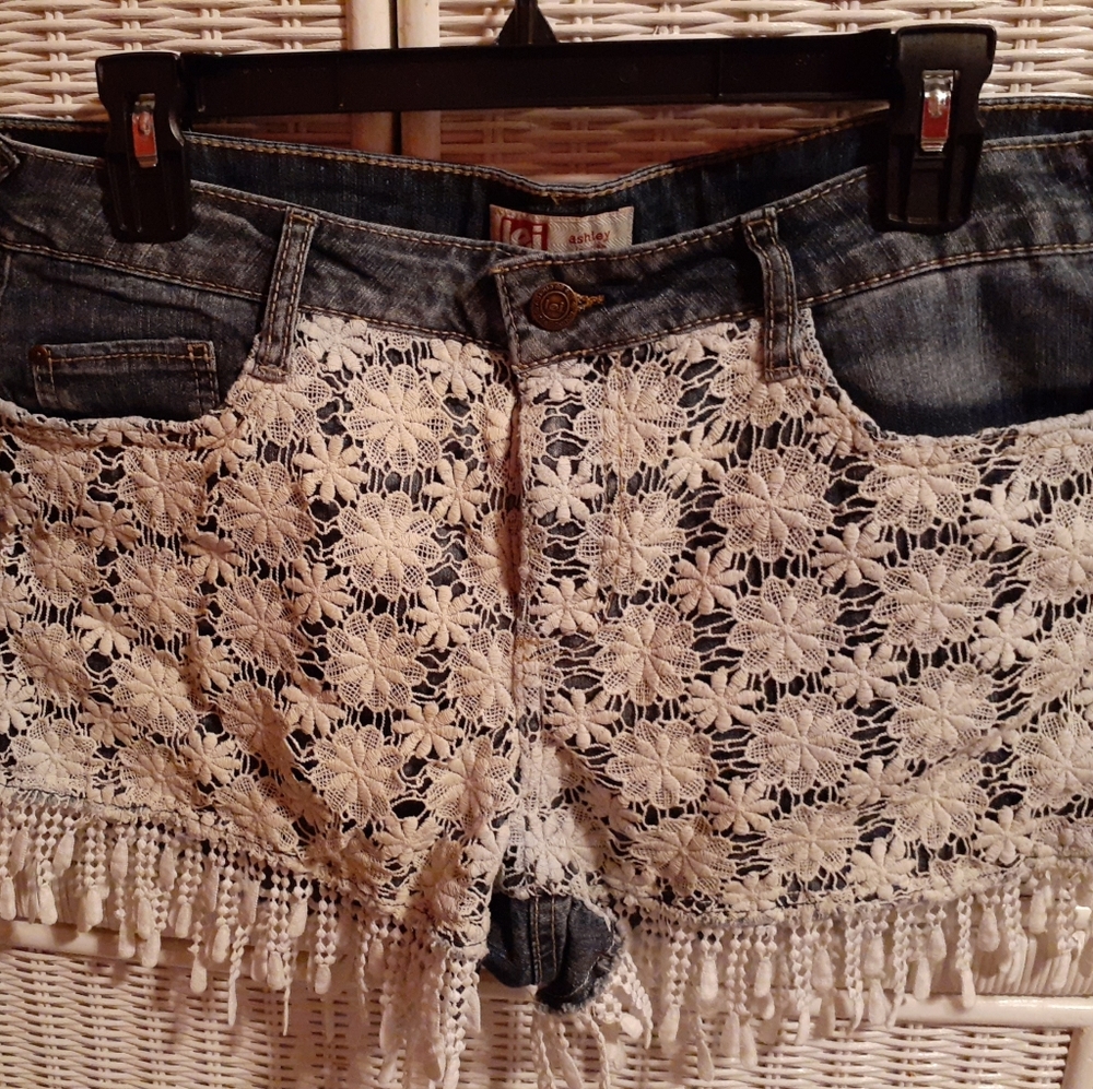 Lei Summer Shorts White Lace